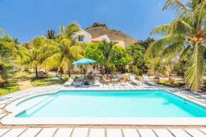 Lakaz Del Sol - NEWLY RENOVATED modern and elegant apartments with luxurious garden, pool, barbecue and bar area - Tourism Permit certified